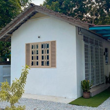 Kota Bharu Rs Desa Roomstay Buitenkant foto